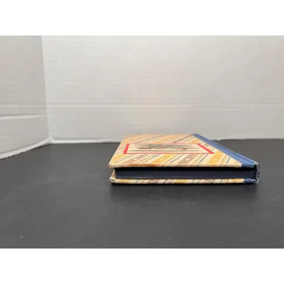 Book, Alice's Adventures in Wonderland, hardcover, Lewis Carroll, set of two - Picture 15 of 16